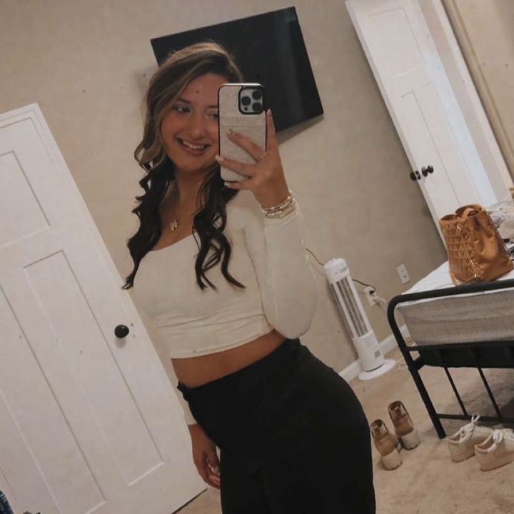 Profile Picture of Haley J (@haleyjones1010) on Tiktok