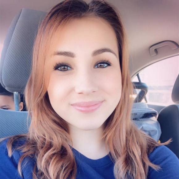 Profile Picture of Karina Corona (@kcorona95) on Poshmark