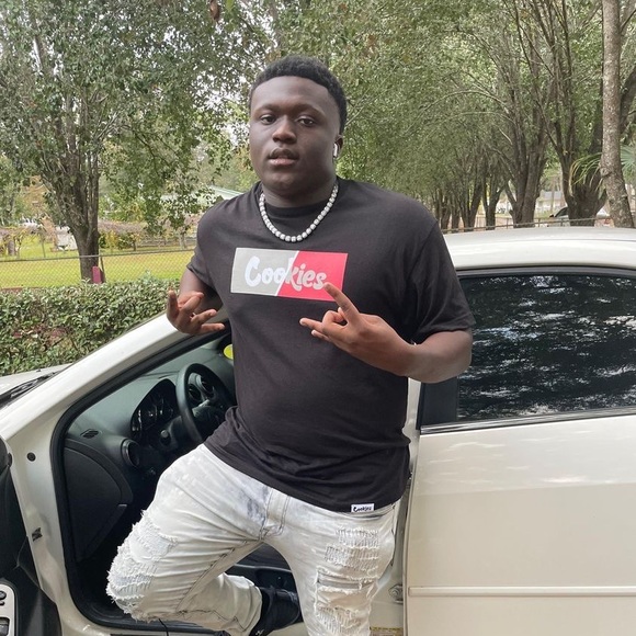 Profile Picture of Paxton Rogers (@pjrogers11) on Poshmark