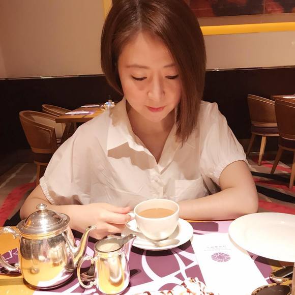 Profile Picture of Yi Zhang (@apple520520) on Poshmark