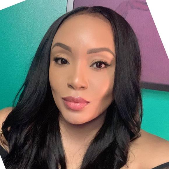 Profile Picture of Kaprisha Gipson (@kaprisha4u) on Poshmark