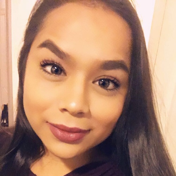 Profile Picture of Frankie Lara (@frankie_lara) on Poshmark