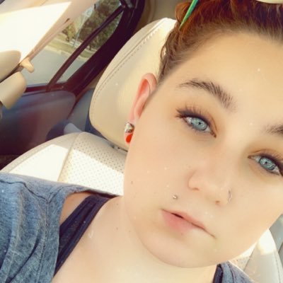 Profile Picture of Kimberly McCurdy (@kimmccurdy24) on Twitter