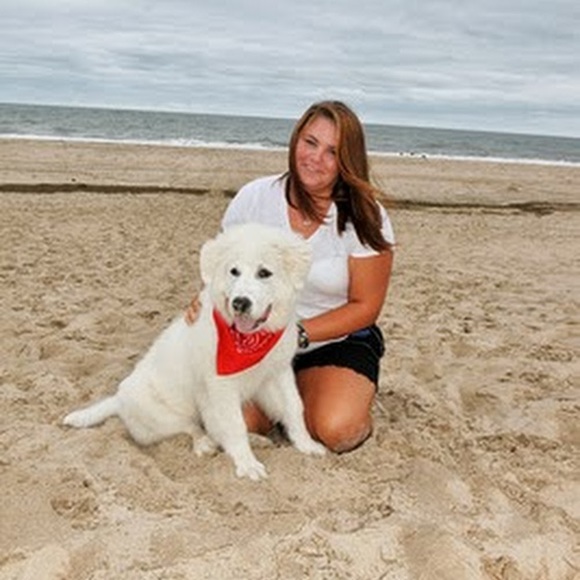 Blair Chesek - Poshmark Profile Picture of Blair Chesek (@blairchesek) on Poshmark