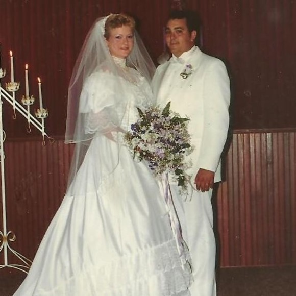 Profile Picture of Tina Molnar-brown (@weezee63) on Poshmark