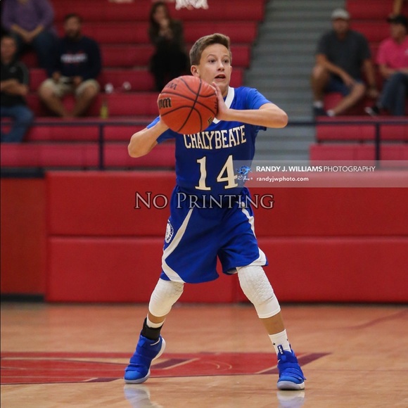 Profile Picture of Andrew Crum (@andrewcrum14) on Poshmark