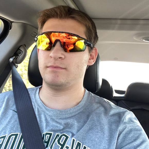 Profile Picture of Steven z Regep (@stevenregep) on Poshmark