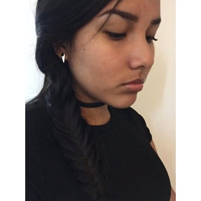 Profile Picture of Lily Alberts (@AlbertsLily) on Twitter