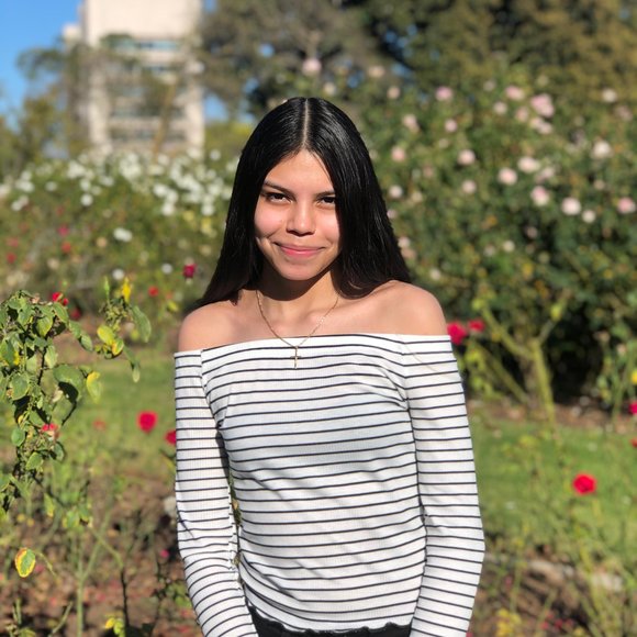 Profile Picture of Bianca Espinal (@bianxa003) on Poshmark