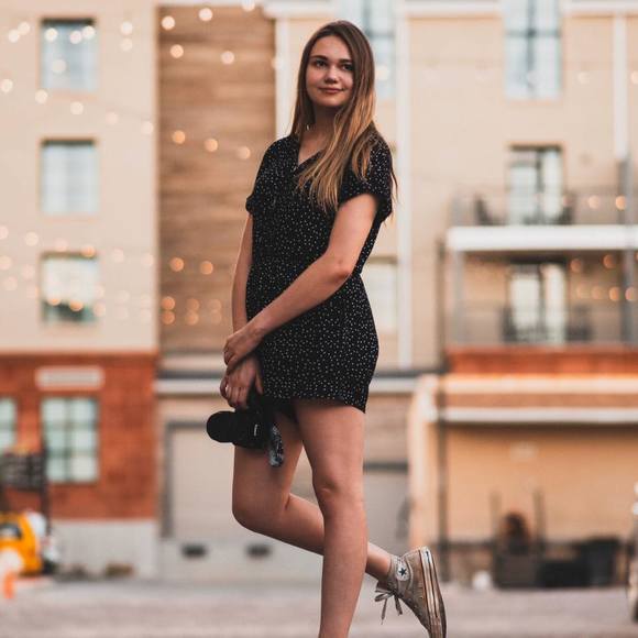 Profile Picture of Nickelle Blanton (@nickelleblanton) on Poshmark