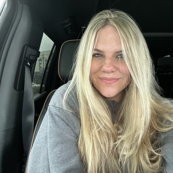 Profile Picture of Jessica Stack (@stackjessica4) on Poshmark