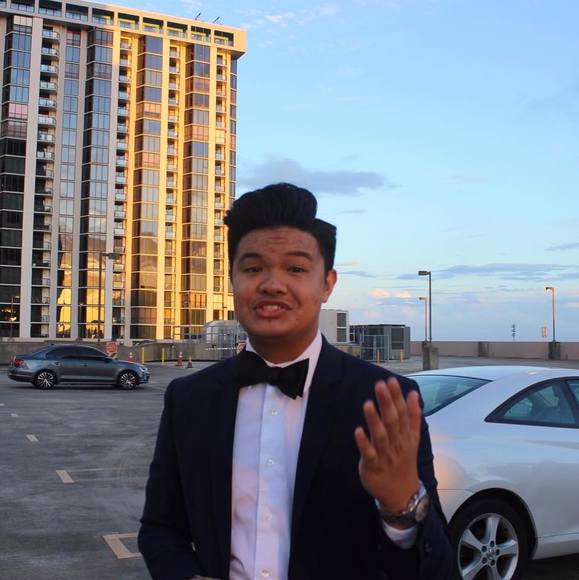 Profile Picture of Matthew Cortez (@cortezm0923) on Poshmark