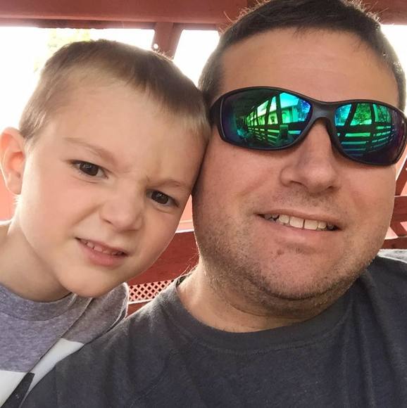 Profile Picture of Jeff Oesch (@jeffreyoesch) on Poshmark