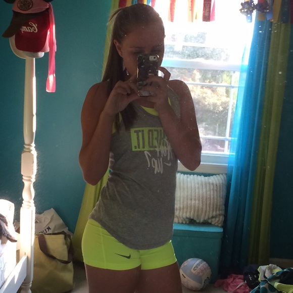 Profile Picture of Lauren Boysen (@laurenmarie1215) on Poshmark