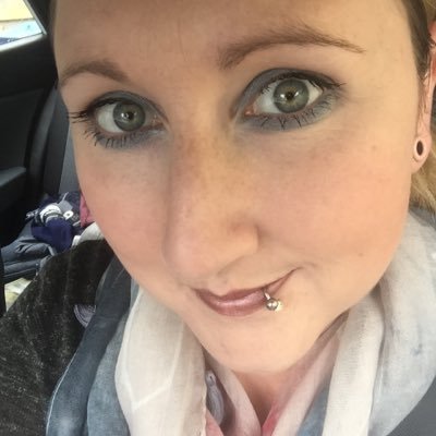 Profile Picture of Sarah Hooker (@stinkfoot) on Twitter