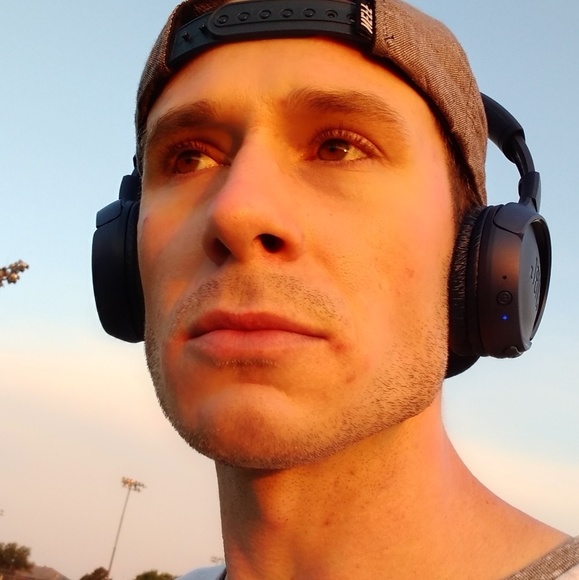 Profile Picture of Matt Anthony (@mattanthony747) on Poshmark