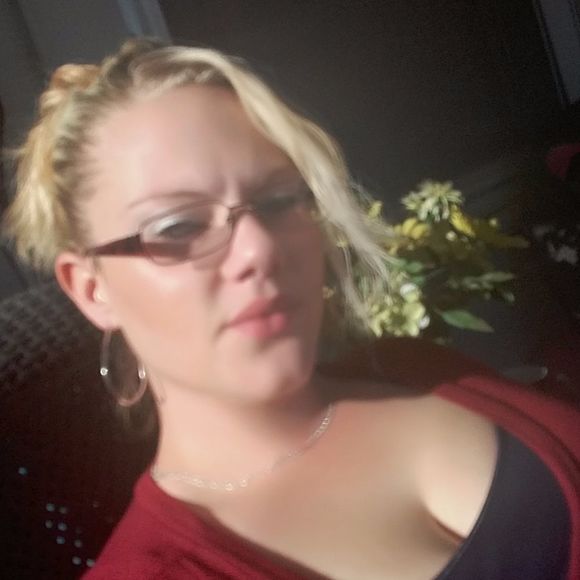 Profile Picture of Crystal Seefus (@boo_93) on Poshmark