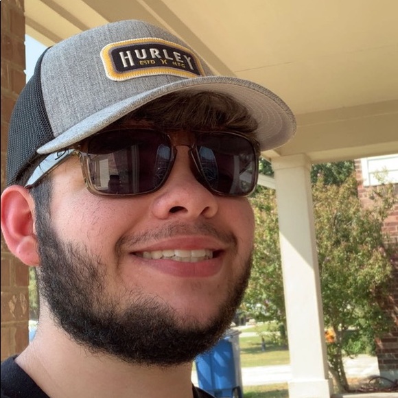 Profile Picture of Brandon Halterman (@bhalt0517) on Poshmark