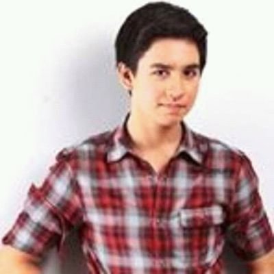 Profile Picture of Derek Lorenzo'rp (@DerekLorenzoRP) on Twitter