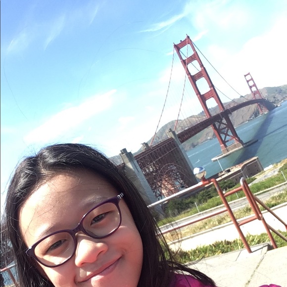 Profile Picture of Mavy Lansangan (@cmfl_16o) on Poshmark