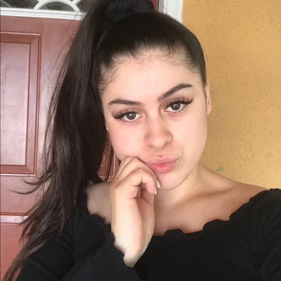 Profile Picture of Jacqueline Pulido (@jackieejacks) on Poshmark