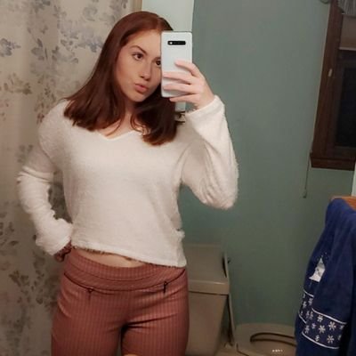 Profile Picture of Alissa Nicholson 🌻 ⛅ (@_NicholsonAl_) on Twitter