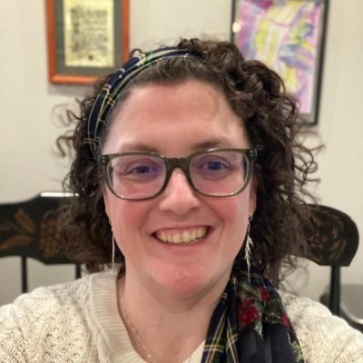 Profile Picture of Erin H. (@curly_erin) on Twitter