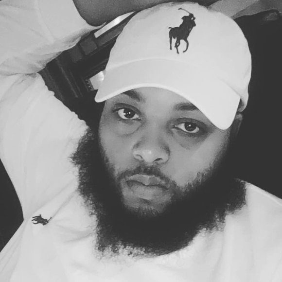 Profile Picture of Justin Slade (@gentlife) on Poshmark