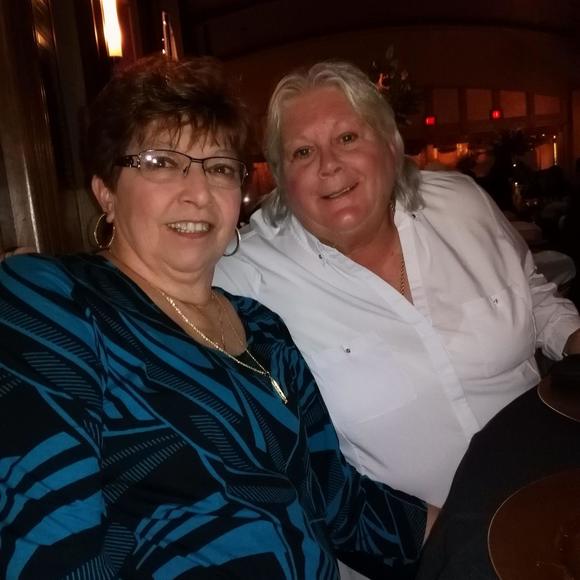 Profile Picture of Carol Gushanas (@fshnwmn) on Poshmark