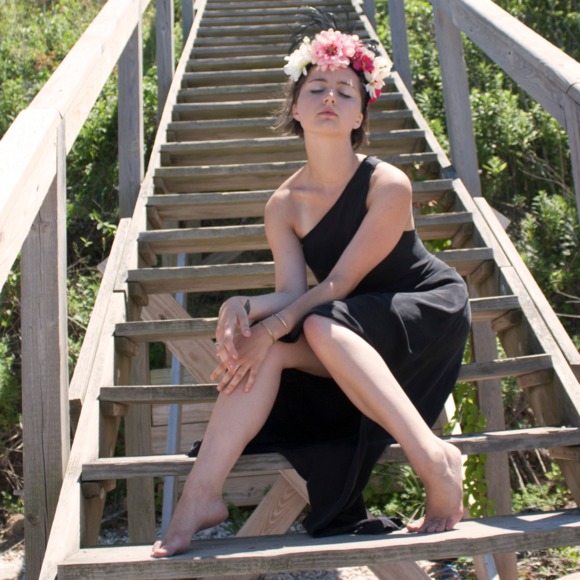 Profile Picture of Alexa Suess (@letitbevintage) on Poshmark