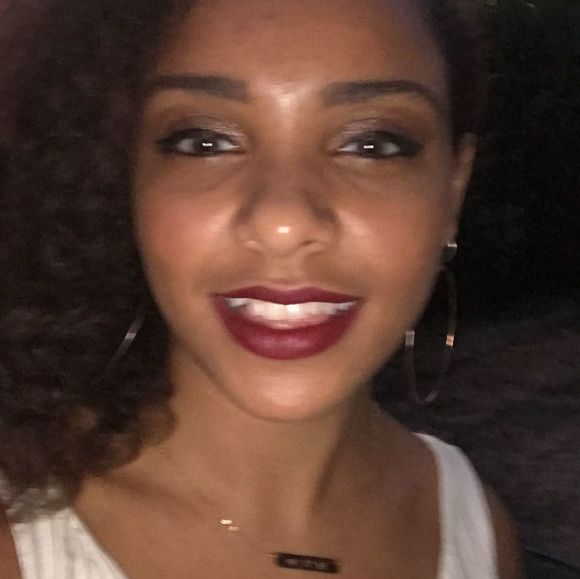 Profile Picture of Shalae Wainright (@shalaemajenta) on Poshmark