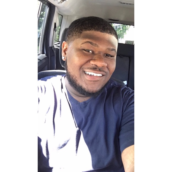 Profile Picture of James Hodge (@hodgge) on Poshmark