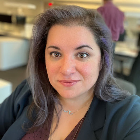 Profile Picture of Kristen Pecci (@l1ghtsnyc) on Poshmark