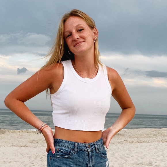 Profile Picture of Brooke Prochniak (@brookeprochniak) on Poshmark