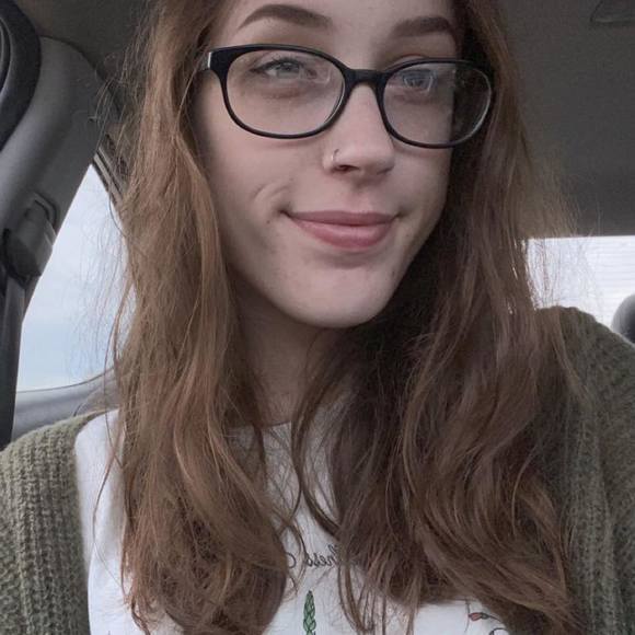 Profile Picture of Carly Mckay (@carlymckay) on Poshmark