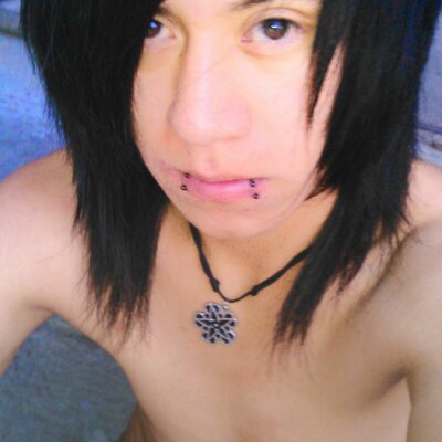 Profile Picture of Andy Scarlet Violet (@AndyViolet) on Twitter