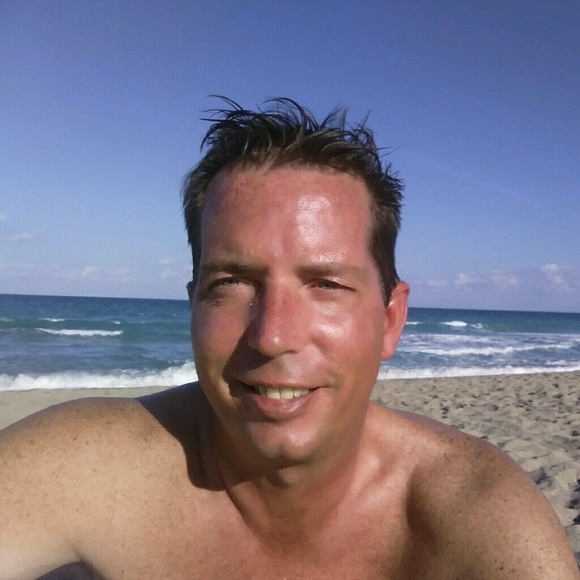 Profile Picture of Michael Hobin (@1gr8deal4u2day) on Poshmark