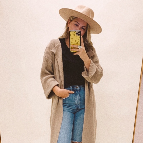 Mary morgan Primasing - Poshmark Profile Picture of Mary morgan Primasing (@mm_primasing) on Poshmark