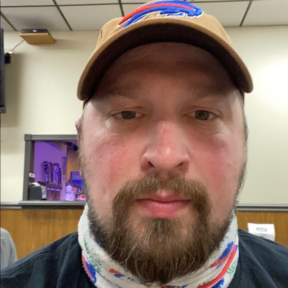 Profile Picture of Matt Wagner (@chewywag) on Poshmark