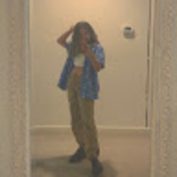 Profile Picture of Clara Lopes (@claraflopes) on Poshmark