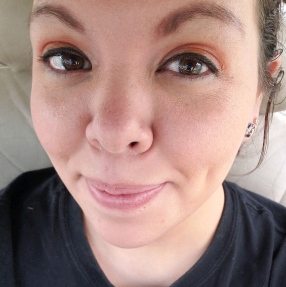 Profile Picture of Annie Frewin (@annieyouok) on Poshmark