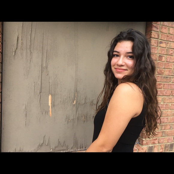 Profile Picture of Flavia Nobile (@fnobile) on Poshmark