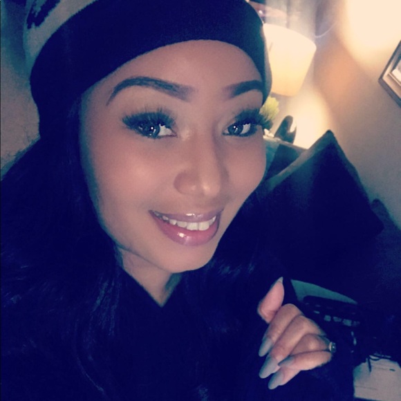 Profile Picture of Lauren Marable (@lovelife89) on Poshmark