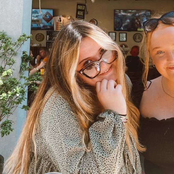 Profile Picture of Bryn Macgillivray (@brynietissue18) on Poshmark