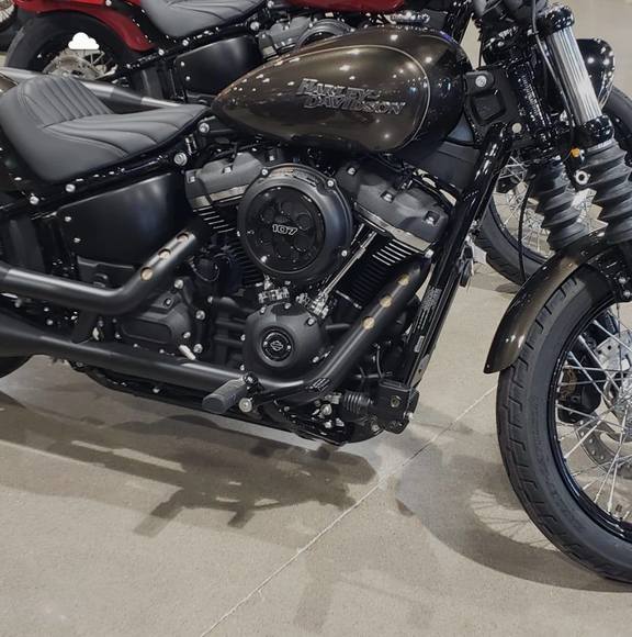 Profile Picture of Peter Longtine (@peteonster) on Poshmark