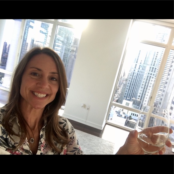 Profile Picture of Jessica Platt (@jessicaplatt392) on Poshmark