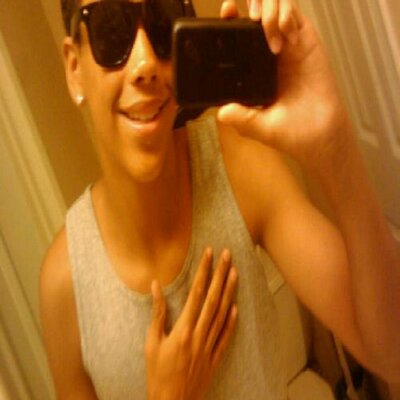 Profile Picture of Lavell Duron Thomas (@youngvelly21) on Twitter