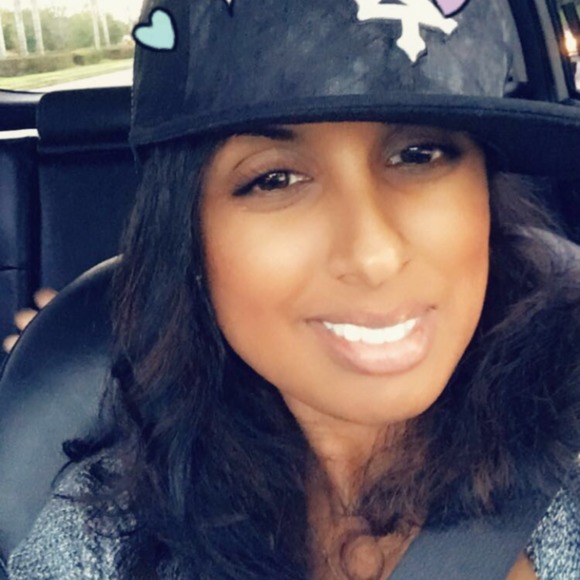 Profile Picture of Shannon Gobin (@shanlove916) on Poshmark