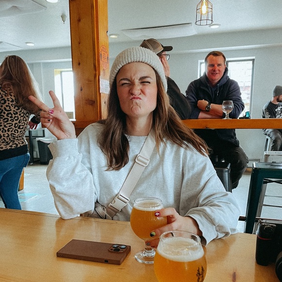 Profile Picture of Noelle Pierce (@noellepierceee) on Poshmark