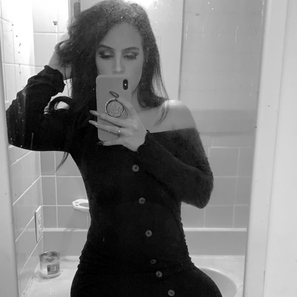 Profile Picture of Stacie Holcomb-carroll (@stacieholcom144) on Poshmark